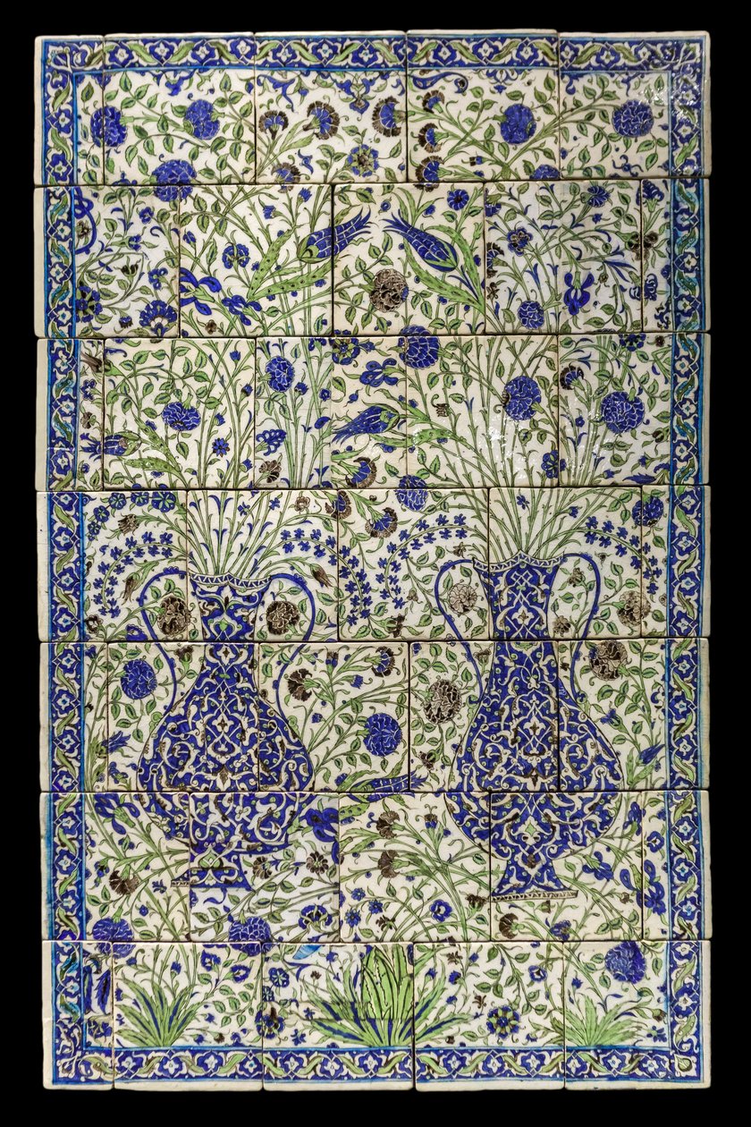 Paneelissa on kukkakoostumus. Syyria, Damaskos, 1550-1650. Keramiikka, lasituksen alle maalattu sisustus. Louvren taidemuseo tekijältä Unknown