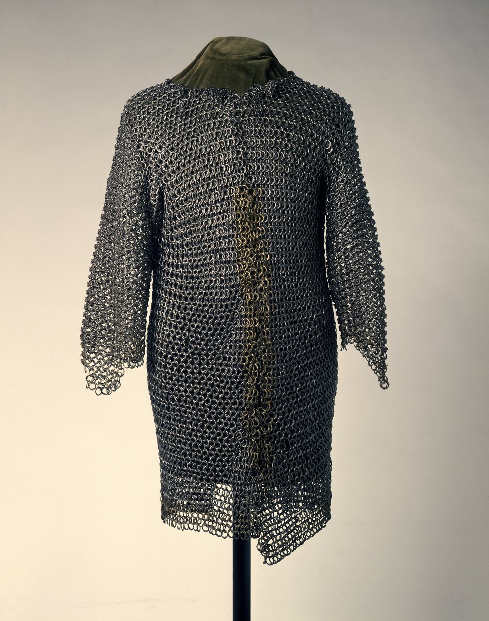 Mail Coat, n. 1550-1650 (teräs ja messingin seos) tekijältä (attr.to) Ottoman School