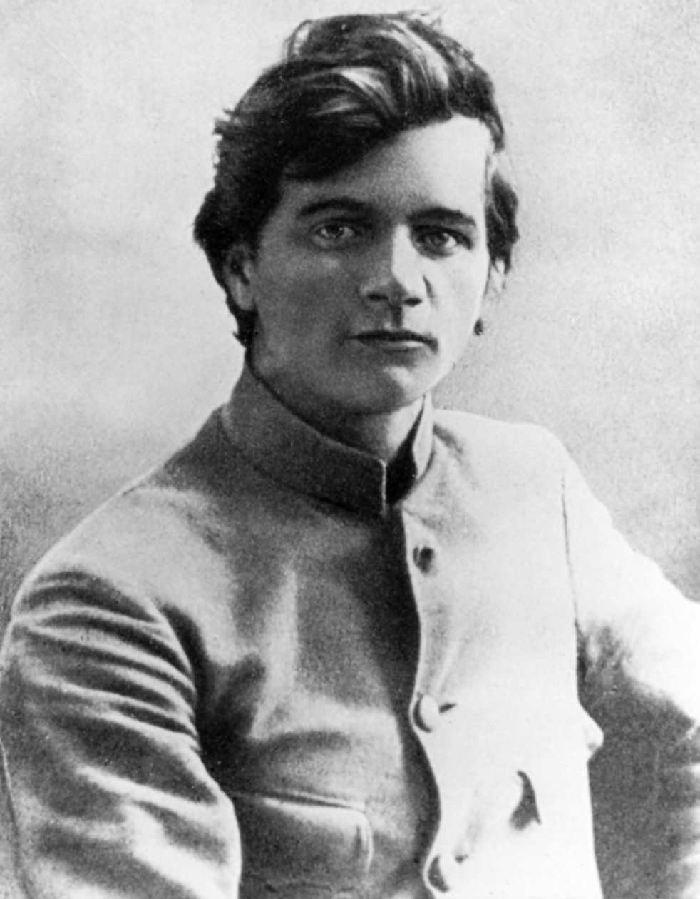 Neuvostoliiton kirjailija Andrei Platonovich Klimentov, tunnetaan paremmin kynänimellään Andrei Platonov (1899 - 1951). tekijältä Unknown