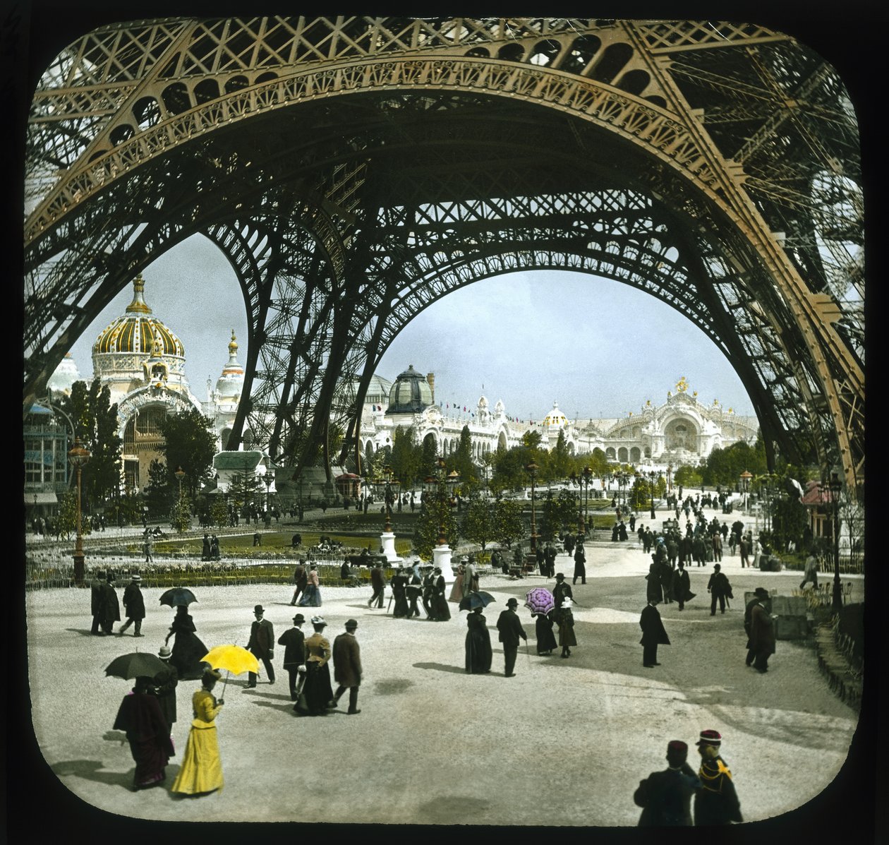 Pariisin näyttely: Champ de Mars ja Eiffel-torni, Pariisi, Ranska, 1900 (lyhtyliukumäki) tekijältä French Photographer