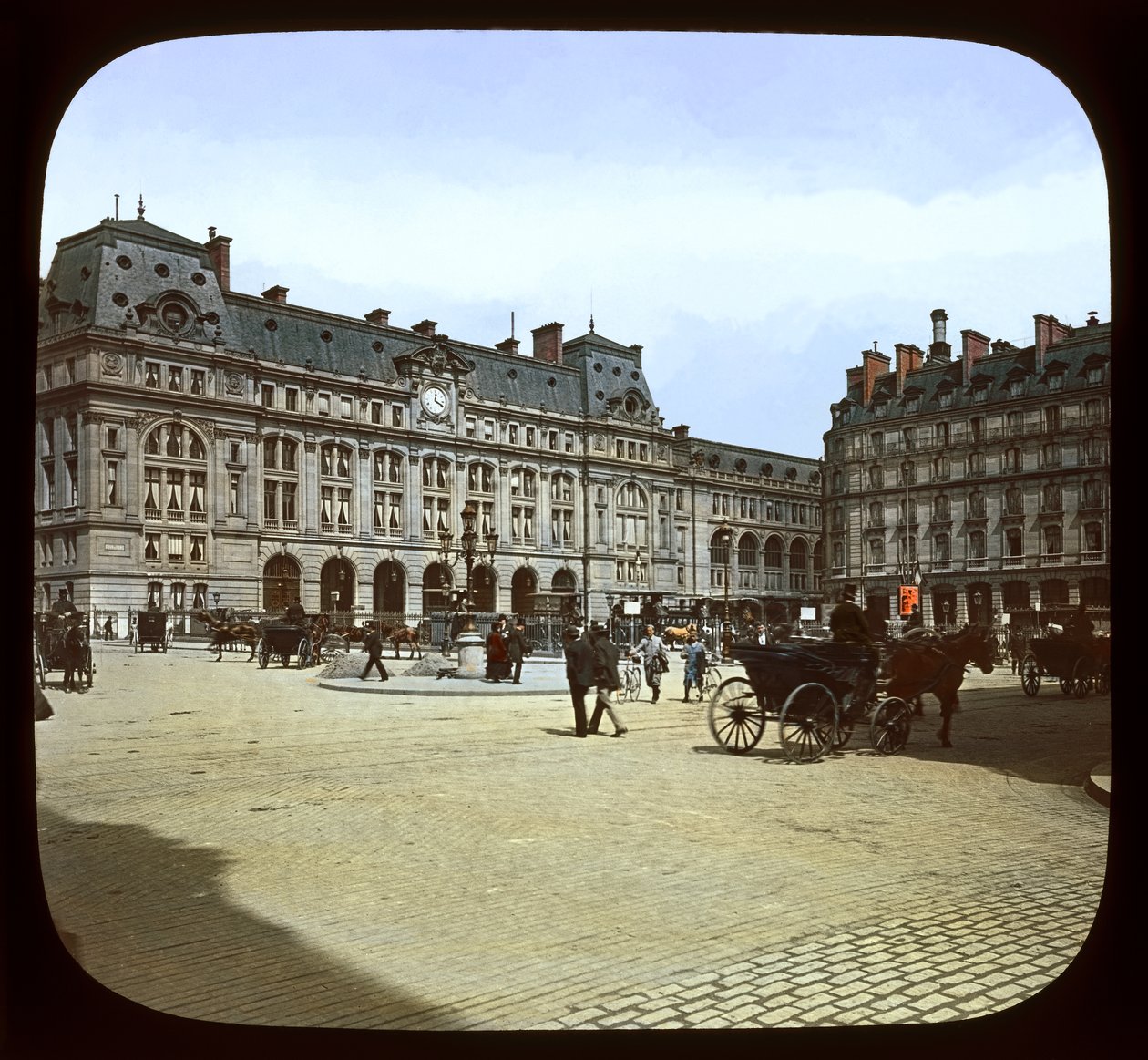 Pariisin näyttely: St. Lazaren asema, 1900 (lyhtyliukumäki) tekijältä French Photographer