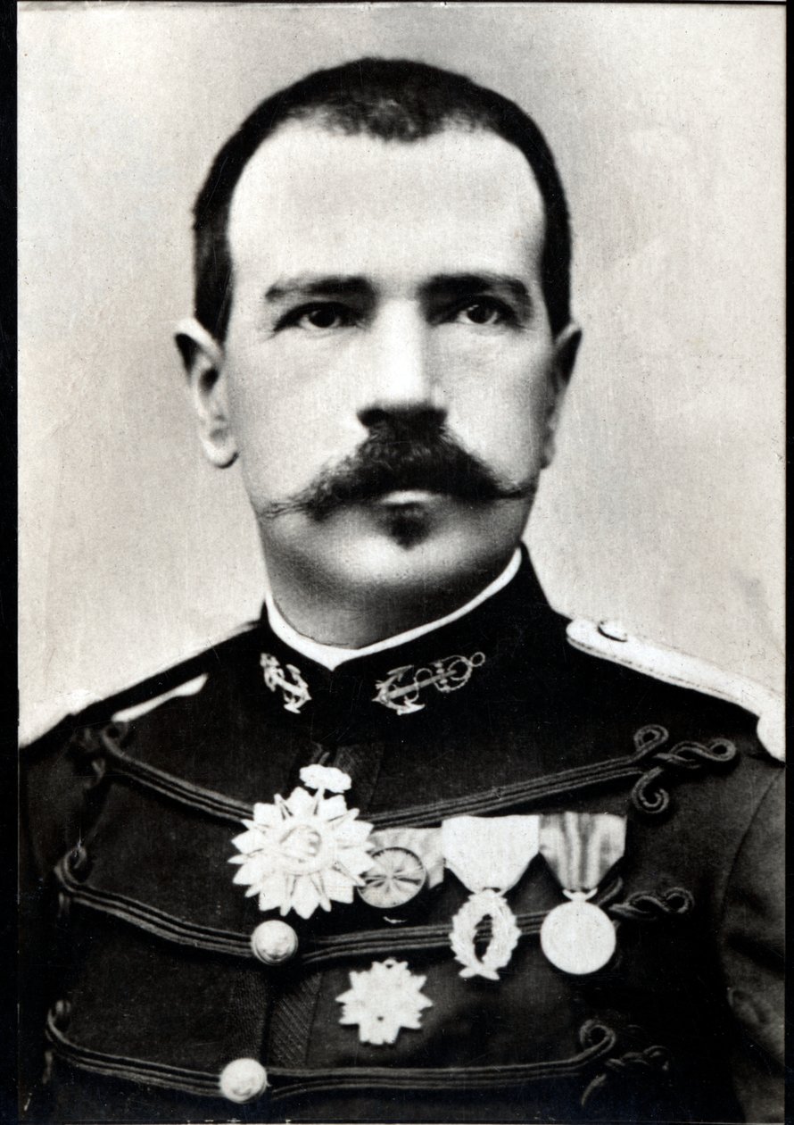 Parfait Louis Monteil (1855-1925), ranskalaisen siirtomaa-sotilasupseerin ja tutkimusmatkailijan muotokuva. tekijältä French Photographer