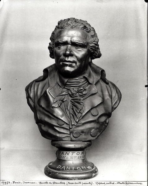 Georges Dantonin (1759-94) rintakuva (maalattu terrakotta) tekijältä French School