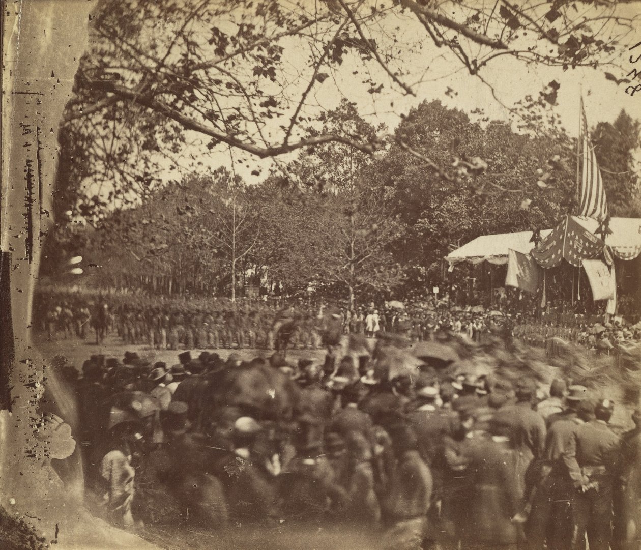 [Grand Army Review, Washington, D.C.], toukokuu 1865. tekijältä Alexander Gardner