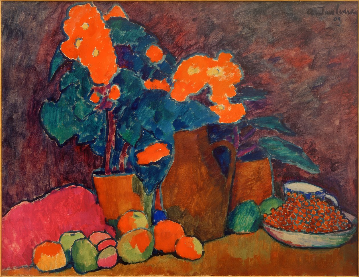Asetelma kukilla, hedelmillä ja pullolla tekijältä Alexej von Jawlensky