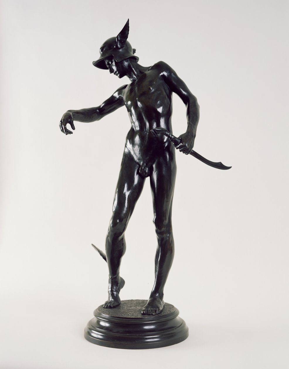 Perseus Arming, 1882 (pronssi) (katso myös 353102) tekijältä Alfred Gilbert