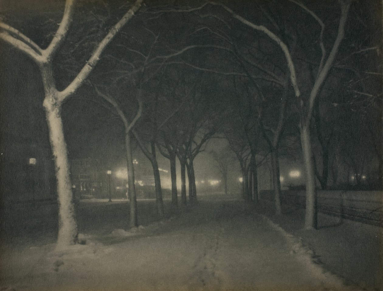 Jäinen yö, New York tekijältä Alfred Stieglitz