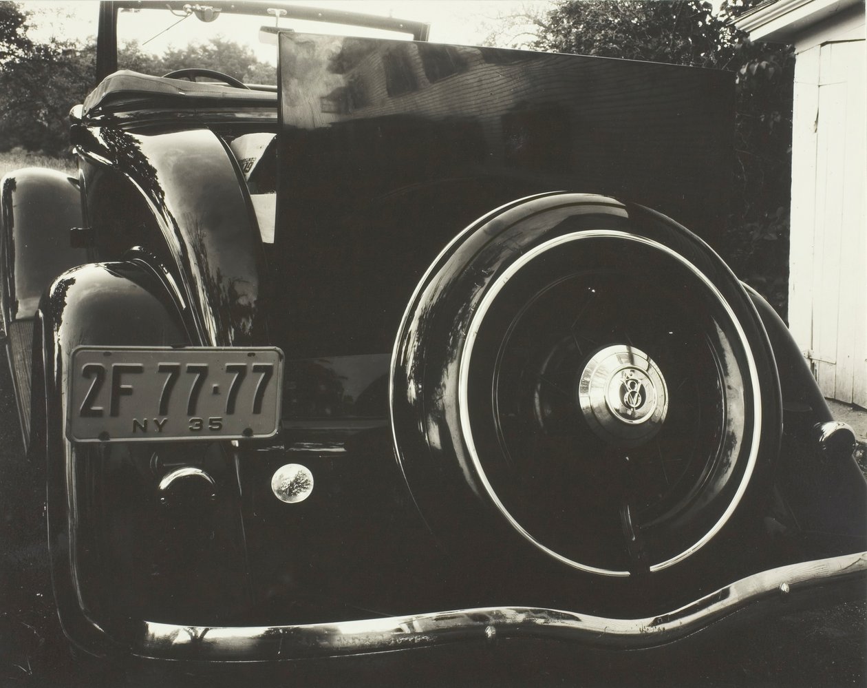 Auto 2F-77-77, 1935. tekijältä Alfred Stieglitz