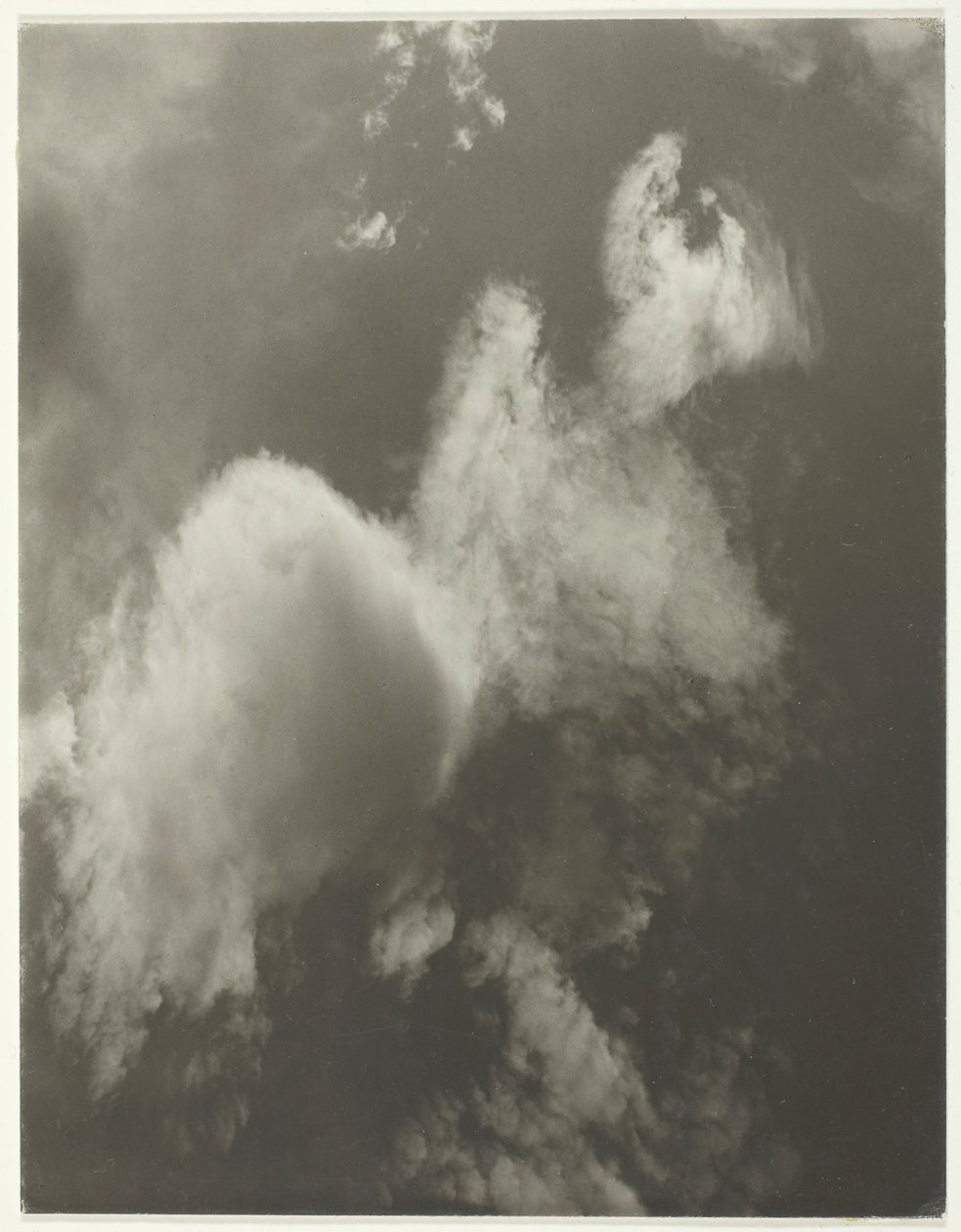 Vastaava, 1925. tekijältä Alfred Stieglitz