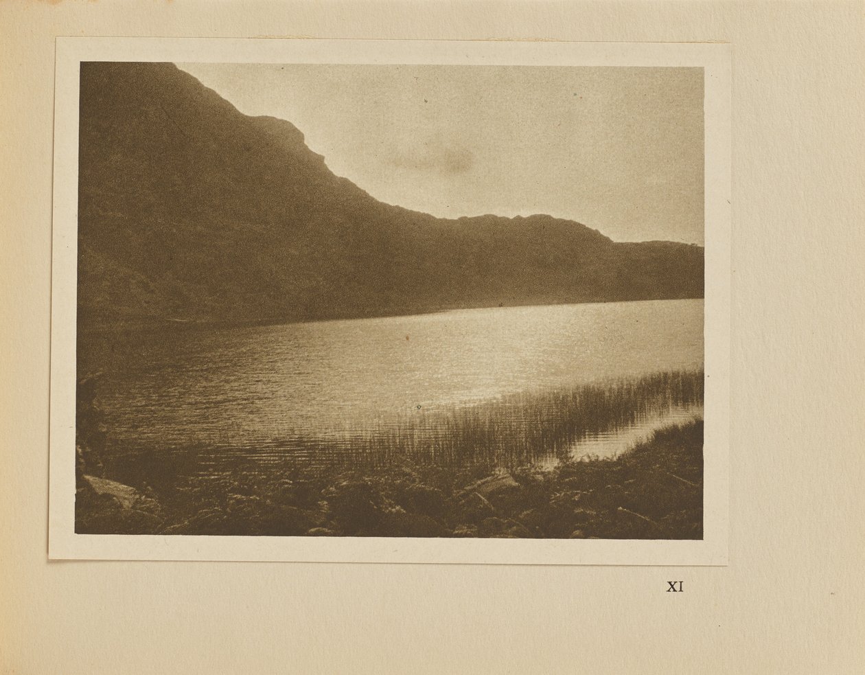 Llyn Cwmbychan tekijältä Alvin Langdon Coburn