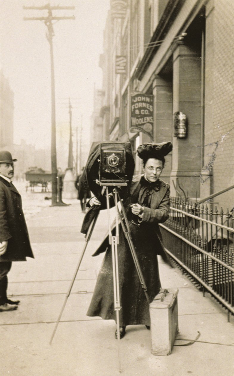 Valokuvaaja Jessie Tarbox Beals (1871-1942), n. 1902 tekijältä American Photographer