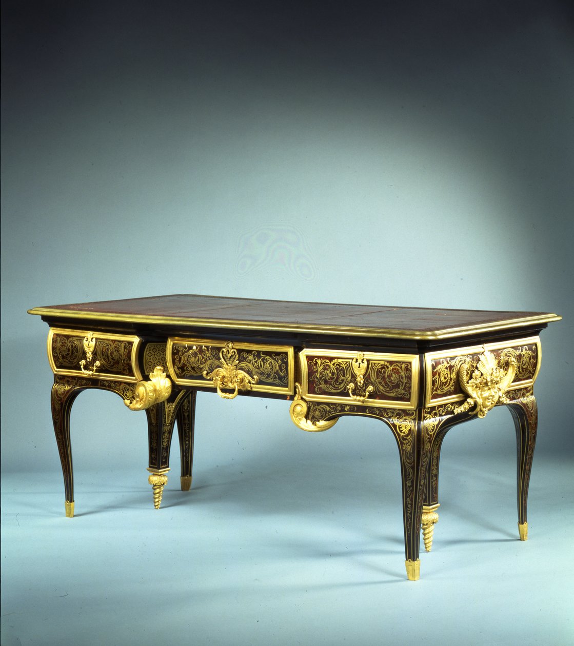 Louis XIV litteä kirjoituspöytä tekijältä Andre Charles Boulle