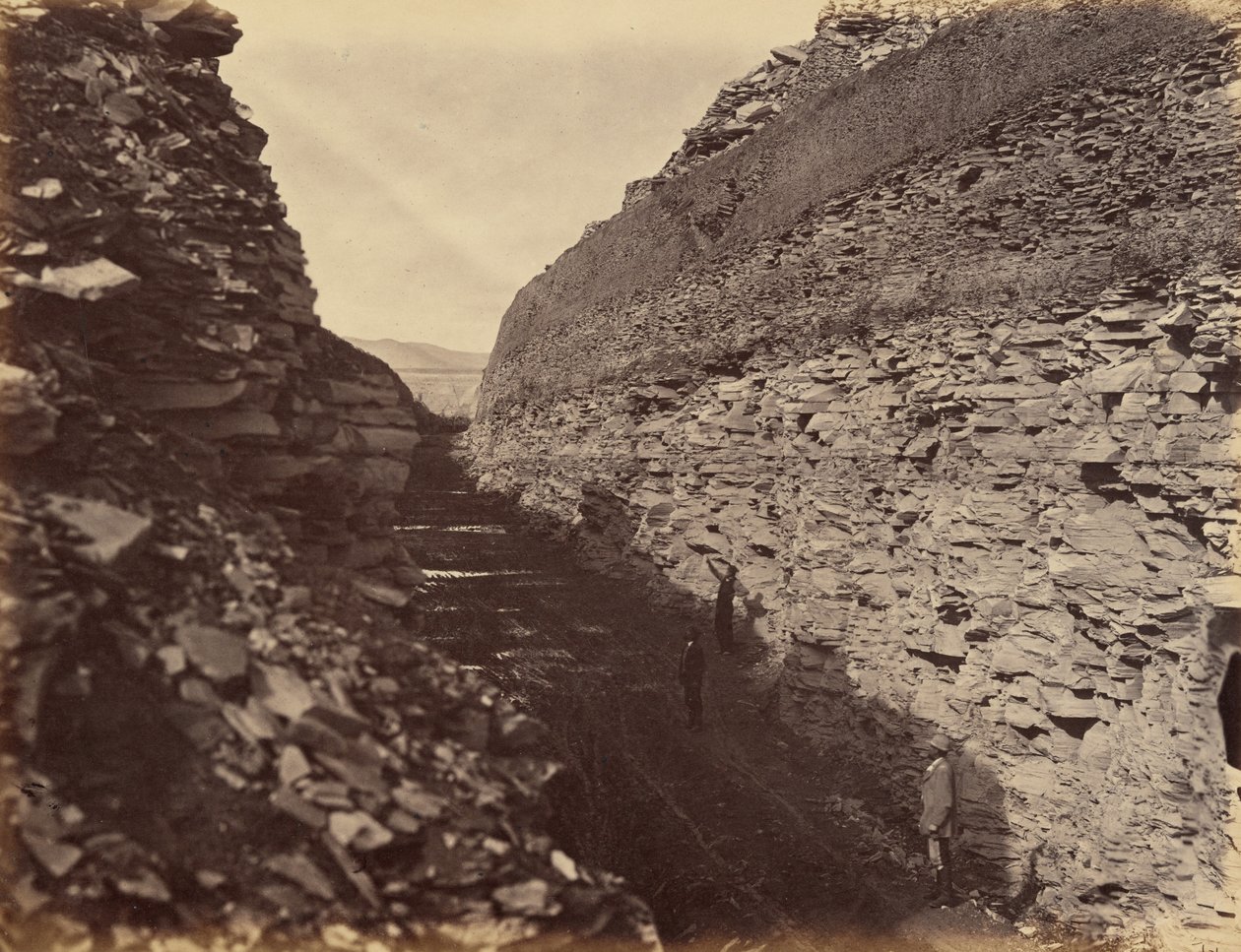 Lautanen 22. Burning Rock Cut,1869 (kuva). tekijältä Andrew Joseph Russell