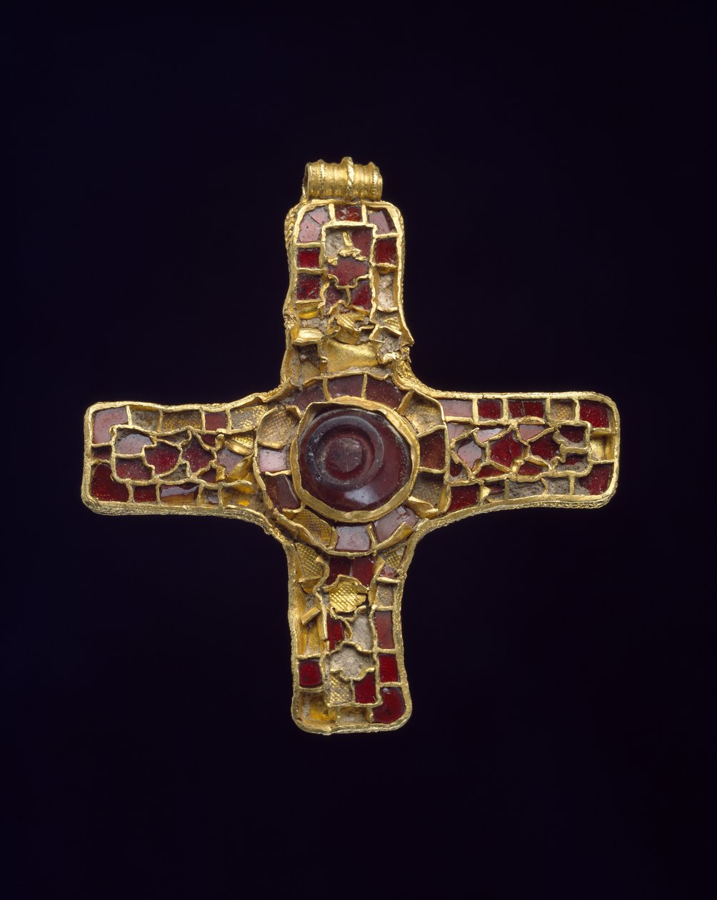 Risti (Holderness Cross) (kalsiumkarbonaatti, granaatti ja kulta) tekijältä Anglo Saxon