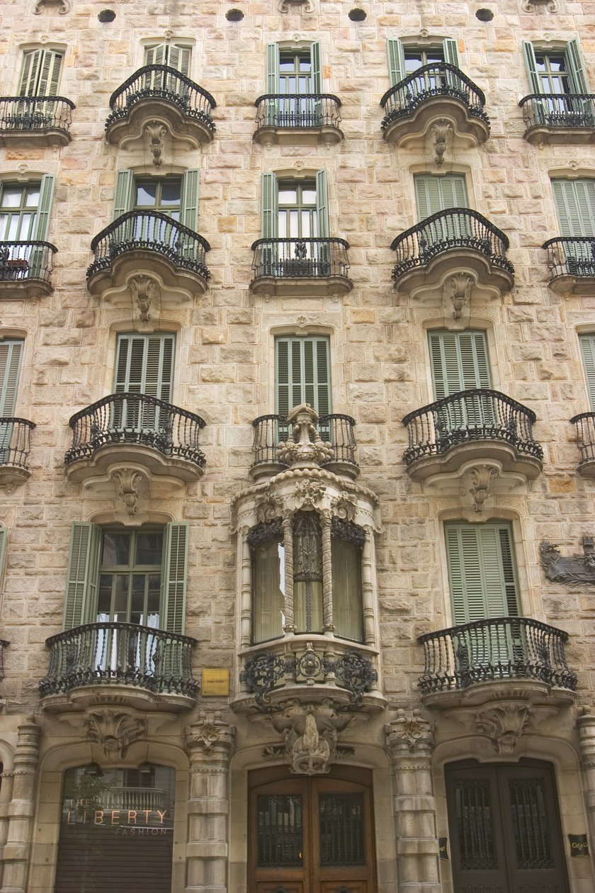 Julkisivu tekijältä Antonio Gaudi