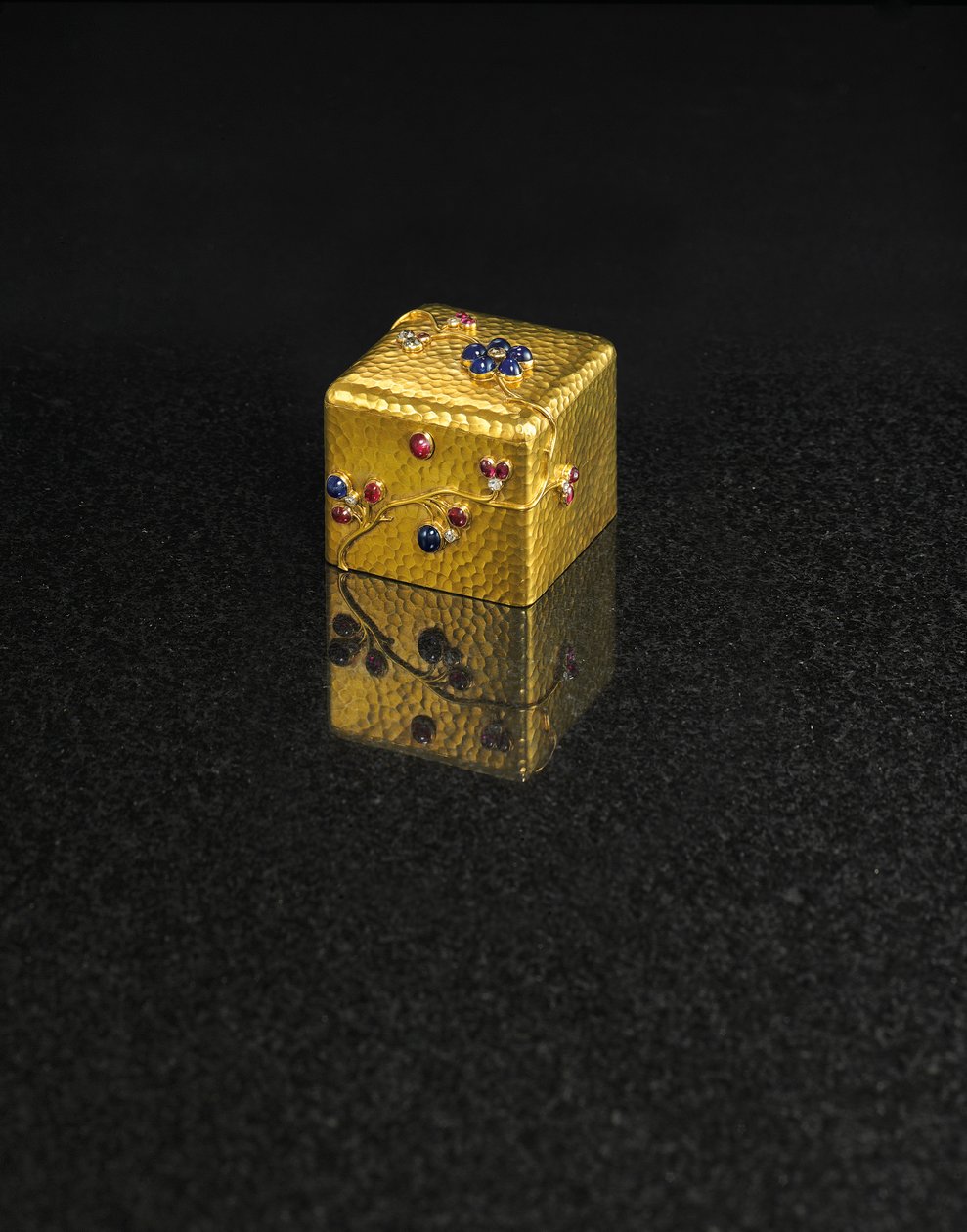 Laatikko, kirjoittanut Faberge, noin 1890 tekijältä August Wilhelm Holmström