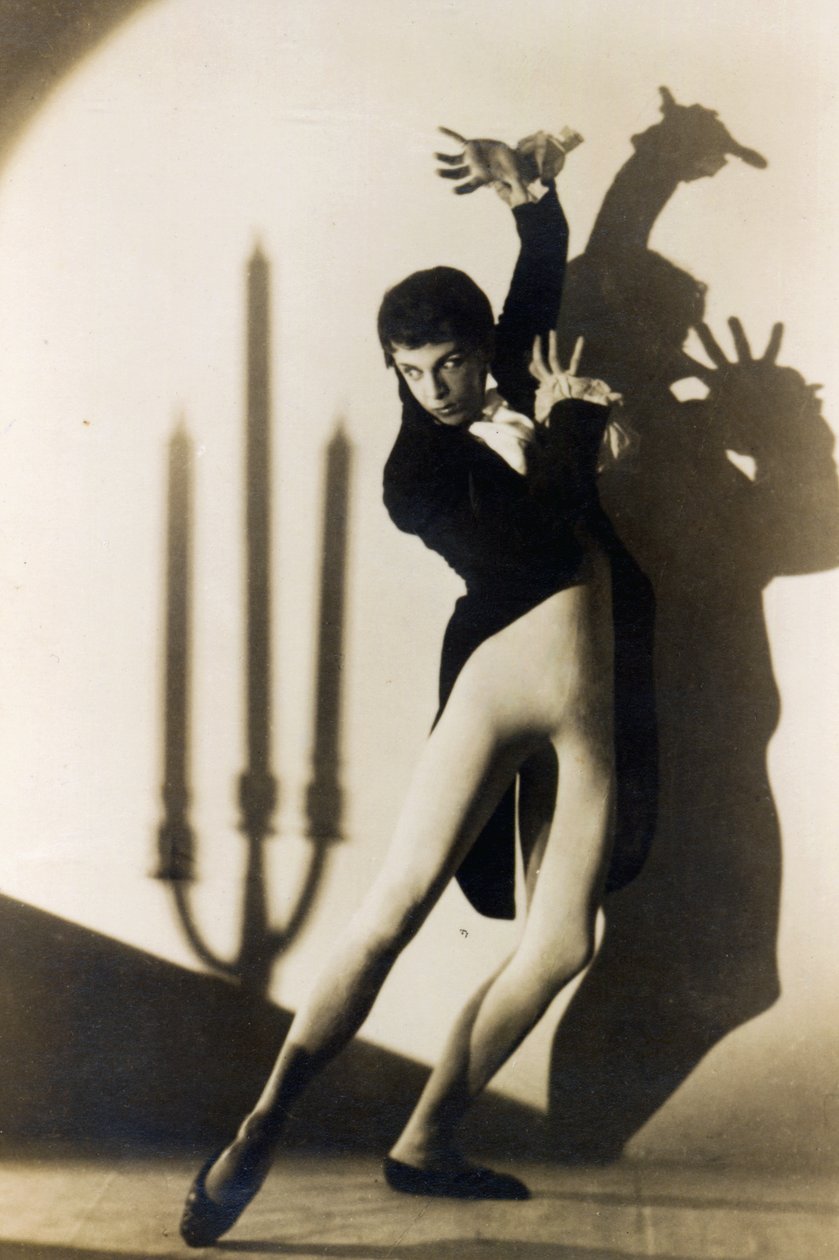 Robert Helpmann (1909-86) teoksessa Apparitions, 1936. tekijältä Australian Photographer
