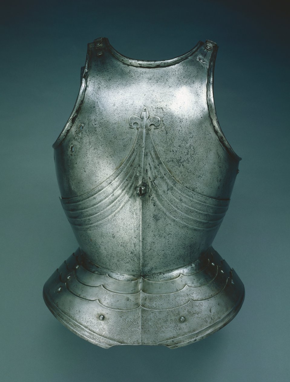Goottilainen rintakilpi, Innsbruck, 1400-luvun loppu (teräs) tekijältä Austrian School