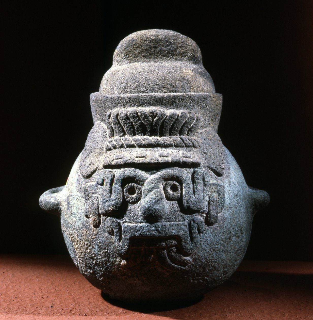 Urna, jossa kasvot Tlaloc, Late Post Classic -kauden tekijältä Aztec