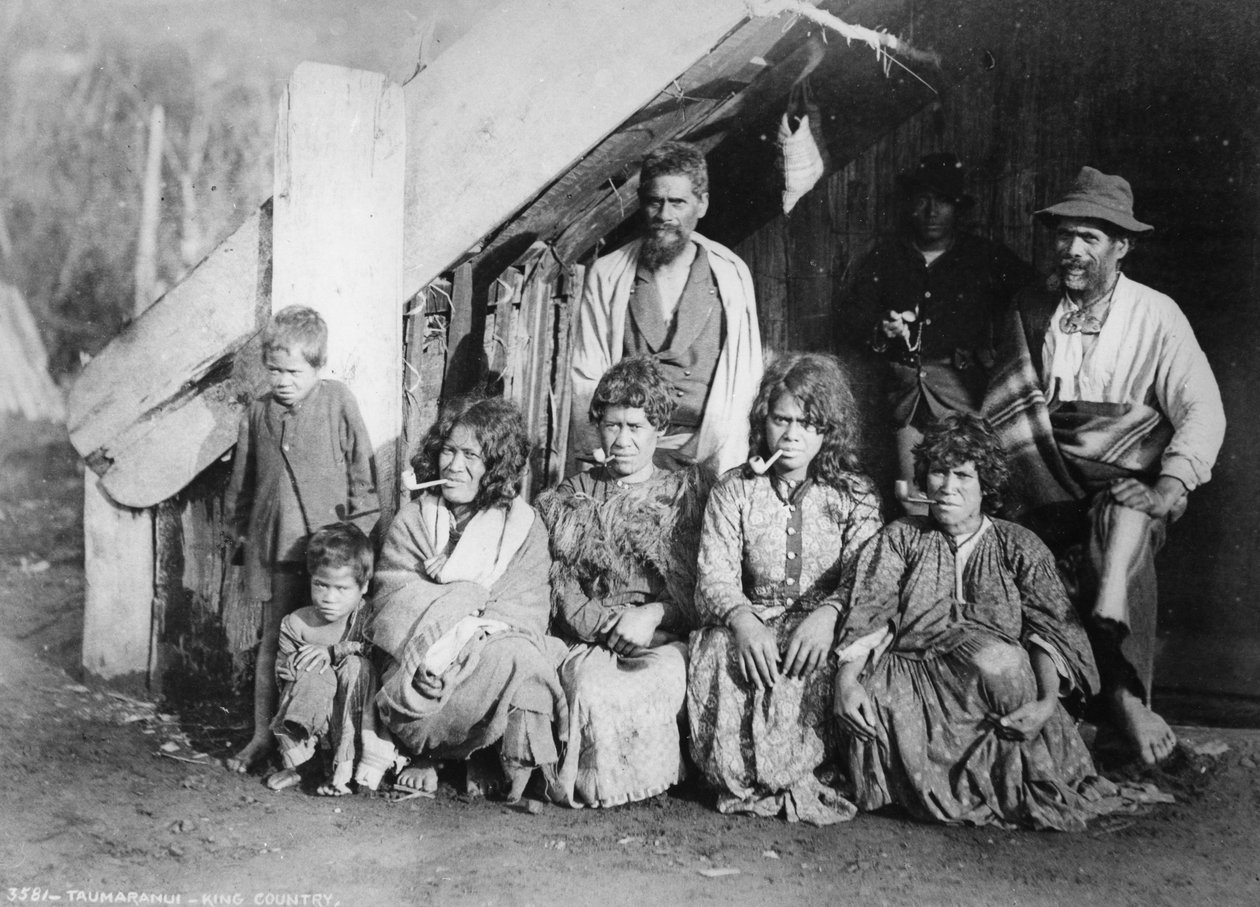Taumaranui - Kuningasmaa, 1885 tekijältä Burton Brothers Studio