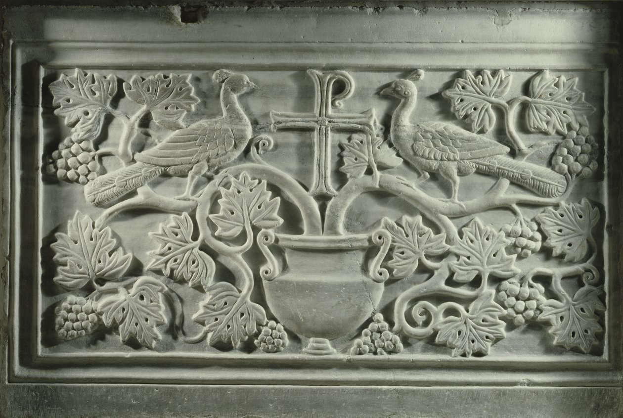 Riikinkukot ja viiniköynnökset (marmori) tekijältä Byzantine School