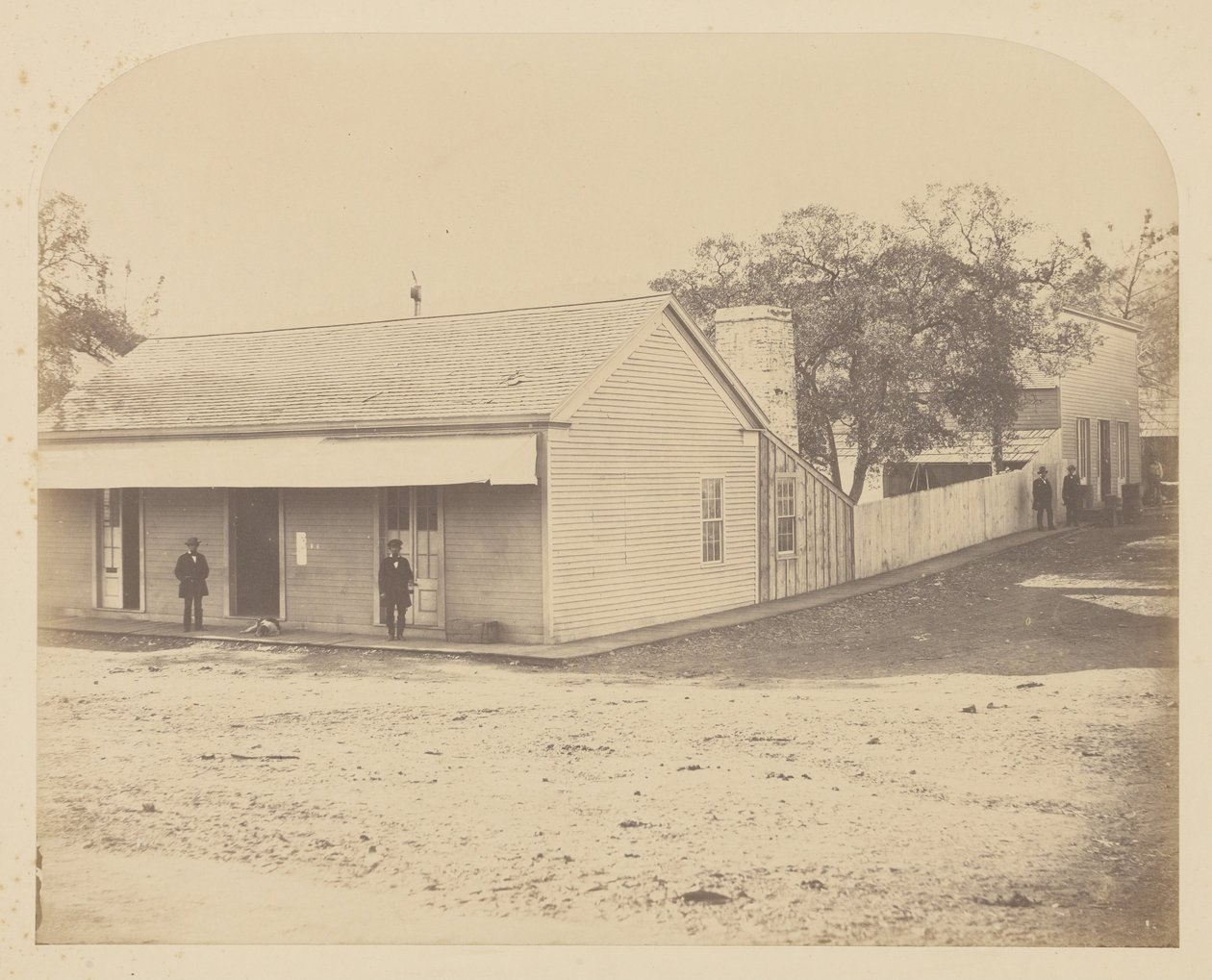 (Toimisto, Karhunlaakso) tekijältä Carleton E. Watkins