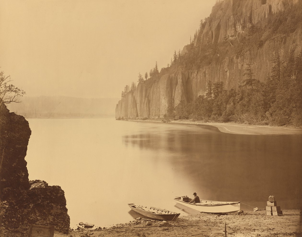 Cape Horn, Columbia River tekijältä Carleton E. Watkins