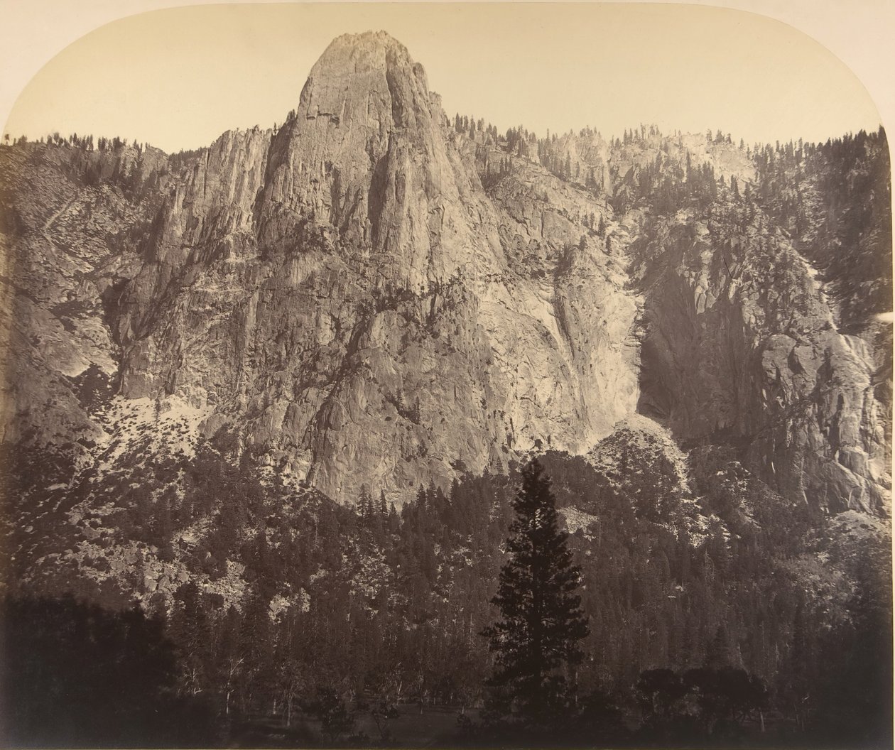 Sentinel. Näkymä edestä: 3270 jalkaa, 1861. tekijältä Carleton Emmons Watkins