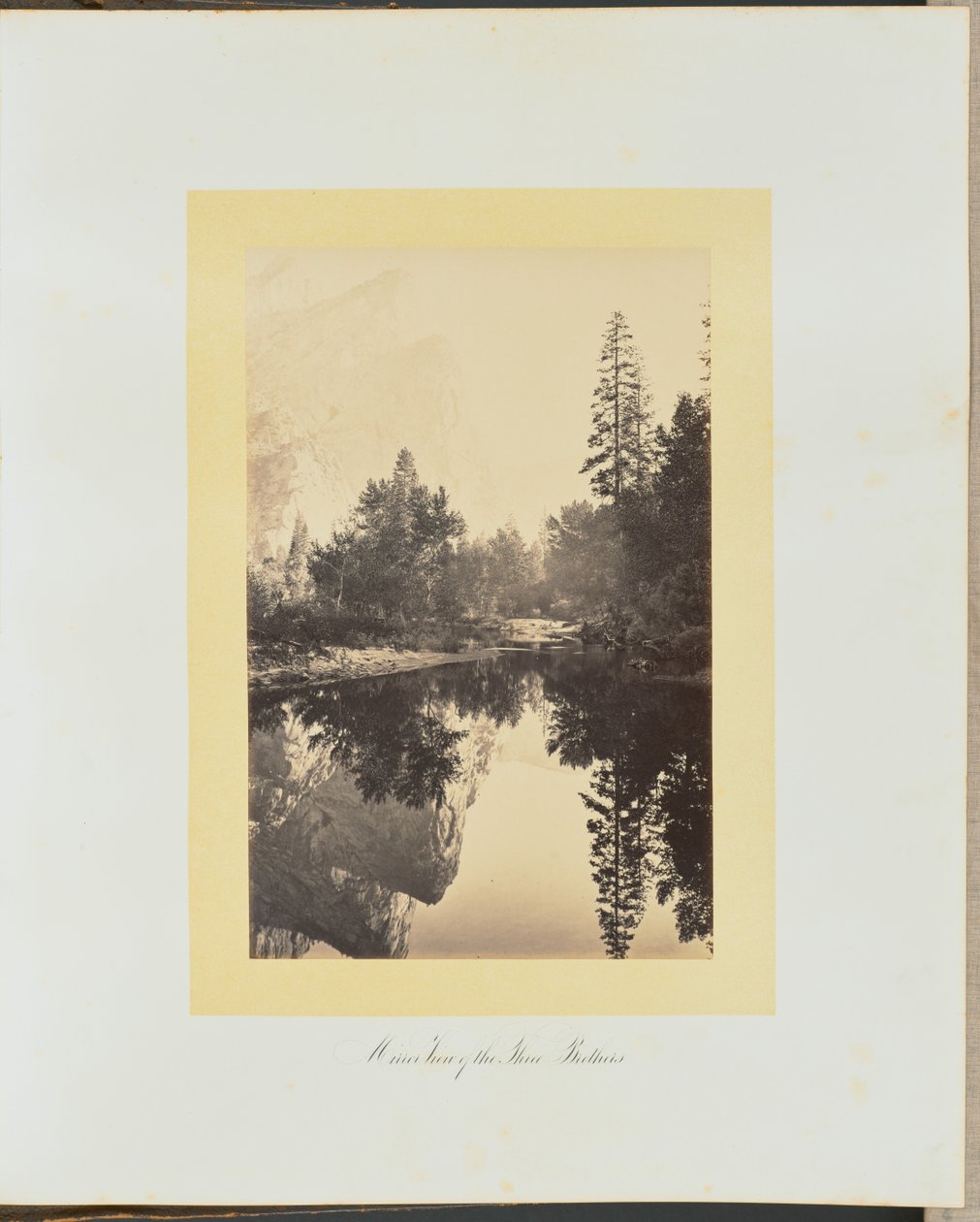 Kolmen veljeksen peilinäköala tekijältä Carleton Watkins