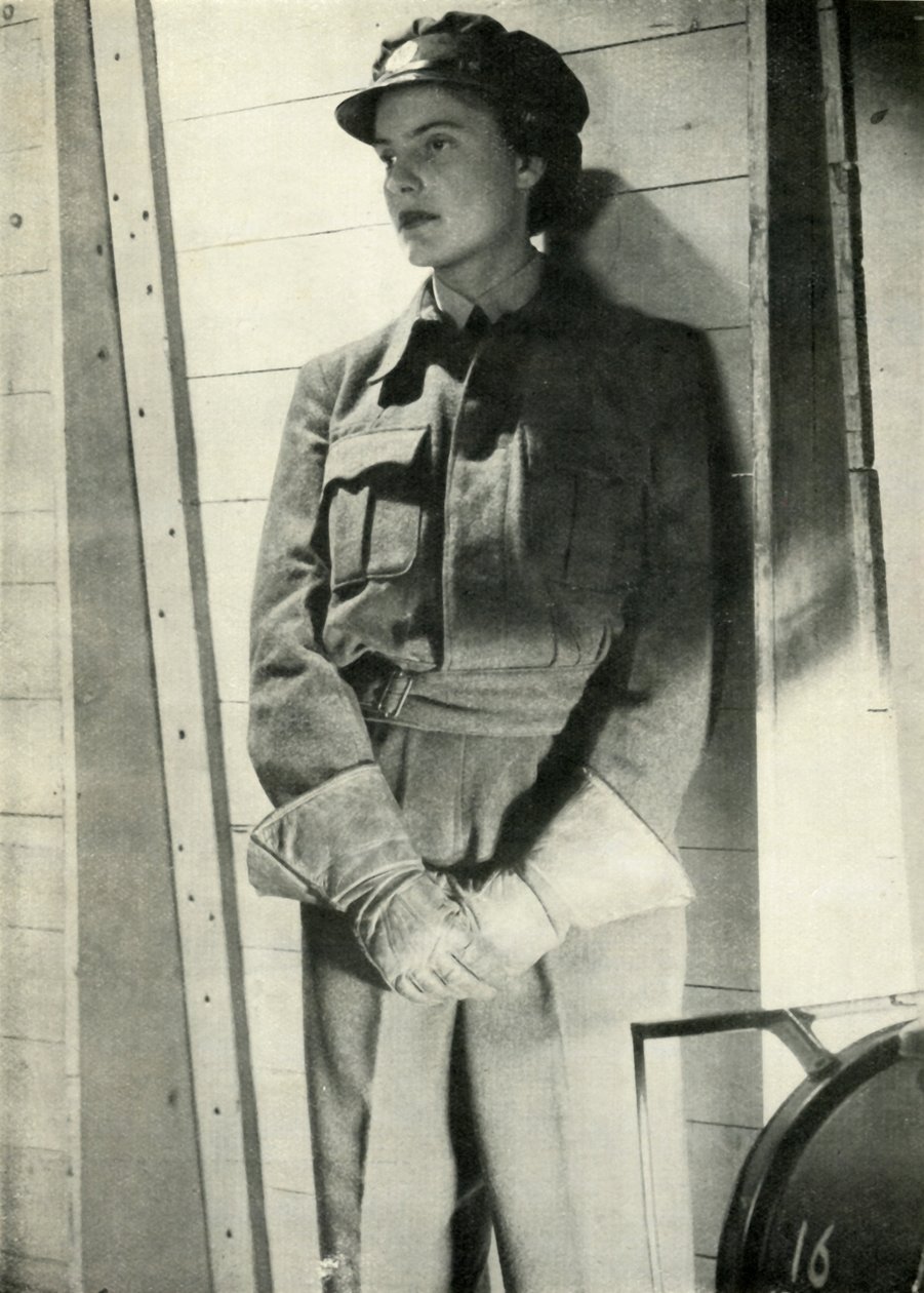 M.T. Kuljettaja, c1943. tekijältä Cecil Beaton