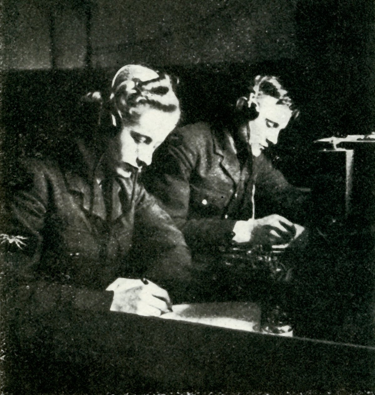 On Signals Duty, c1943. tekijältä Cecil Beaton