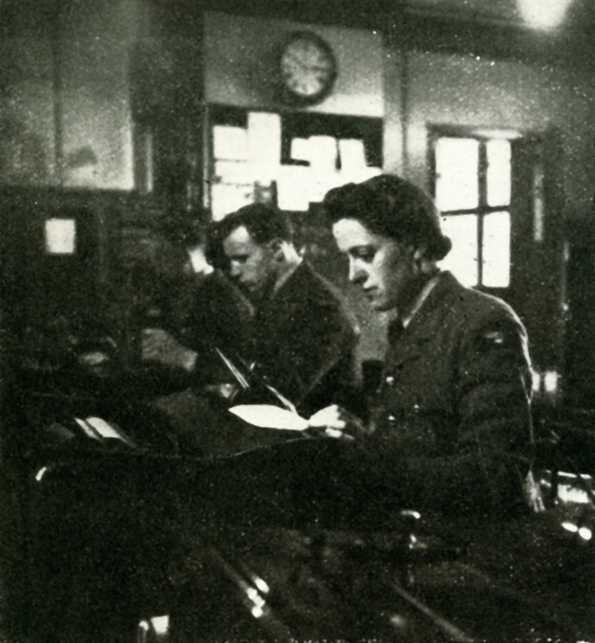 On Signals Duty, c1943. tekijältä Cecil Beaton