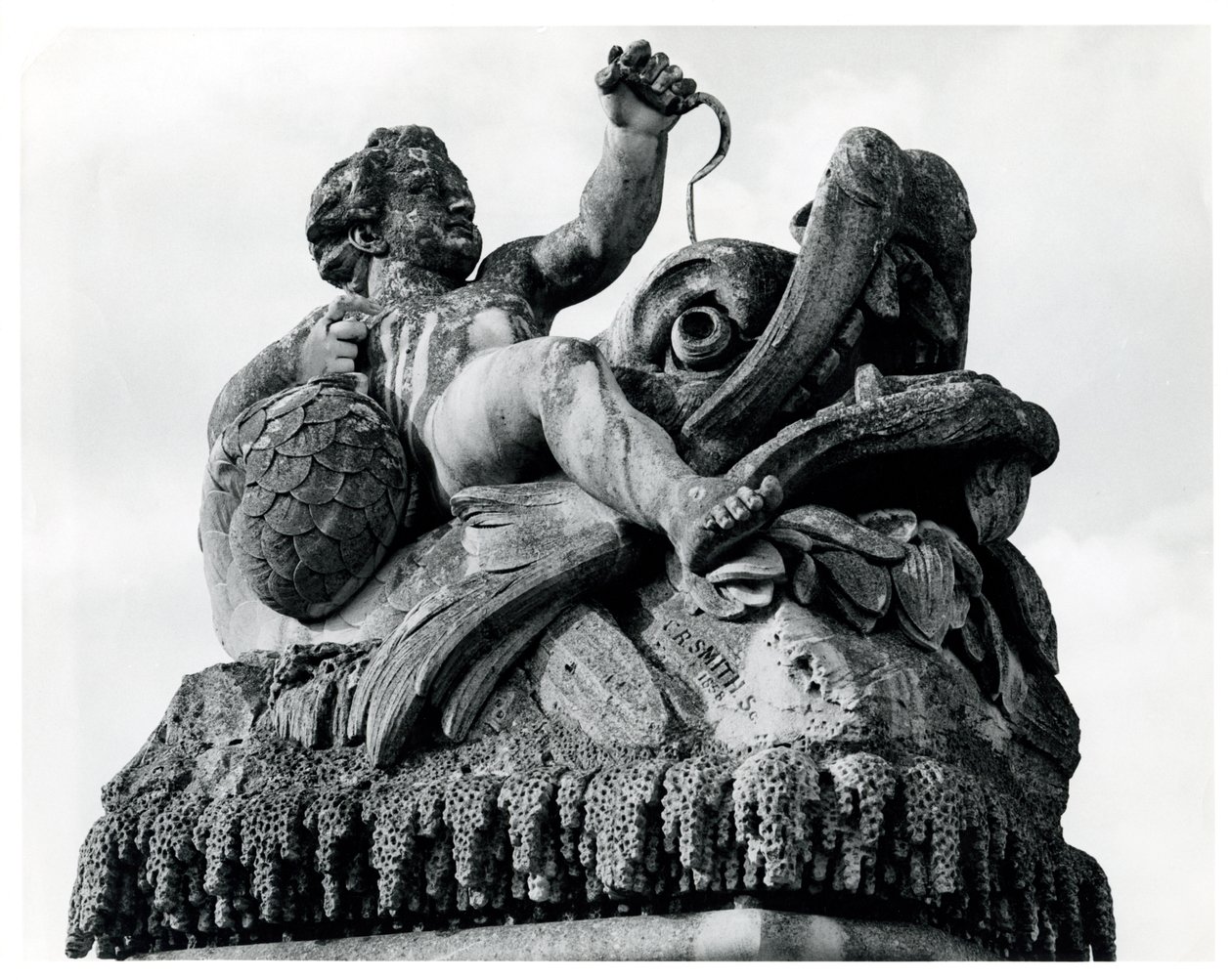 Perseus ja Andromeda Fountain, 1858 (yksityiskohta) (bw kuva) tekijältä Charles Raymond Smith