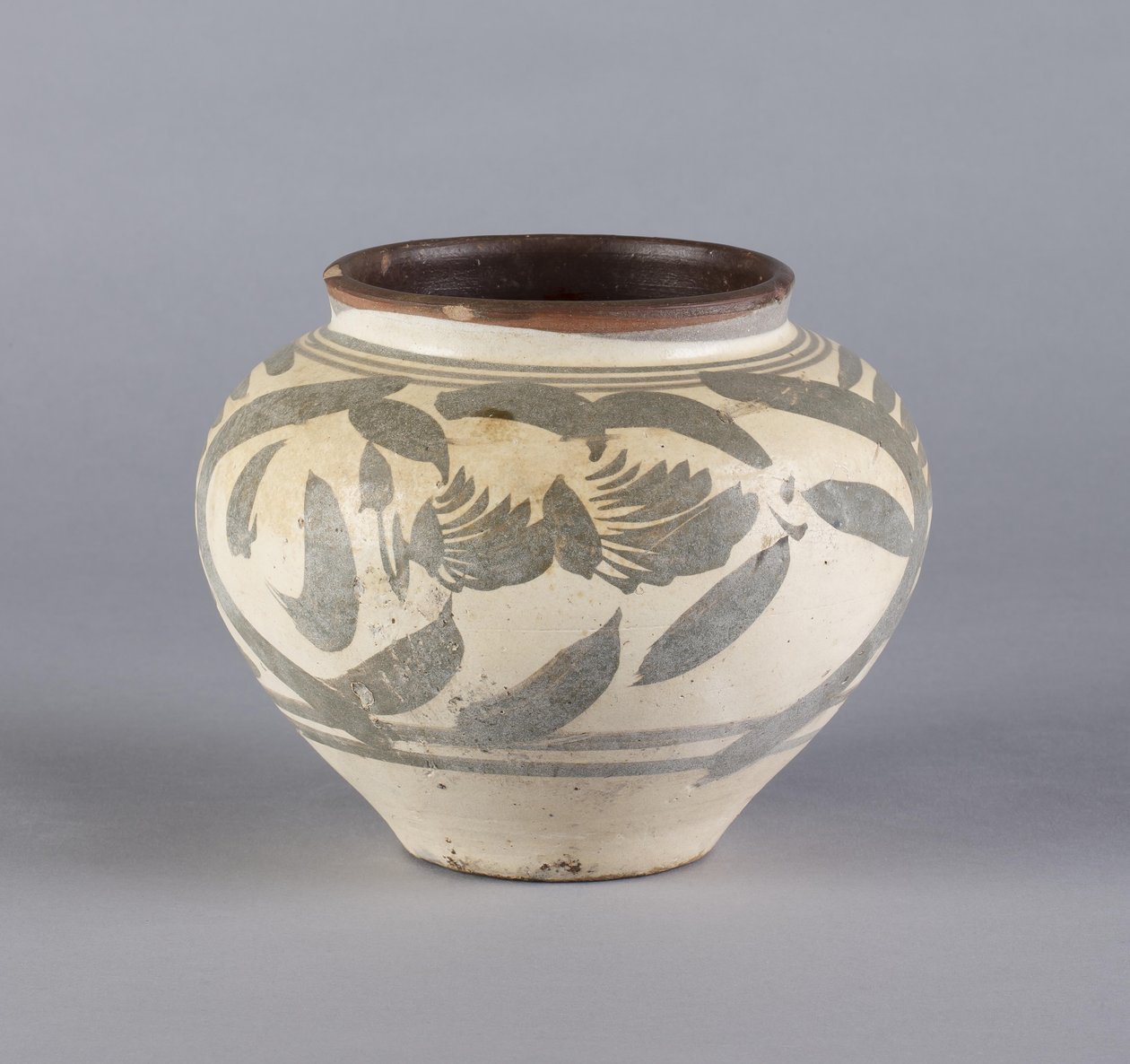 Jar, Liao-dynastia (kivitavara) tekijältä Chinese School