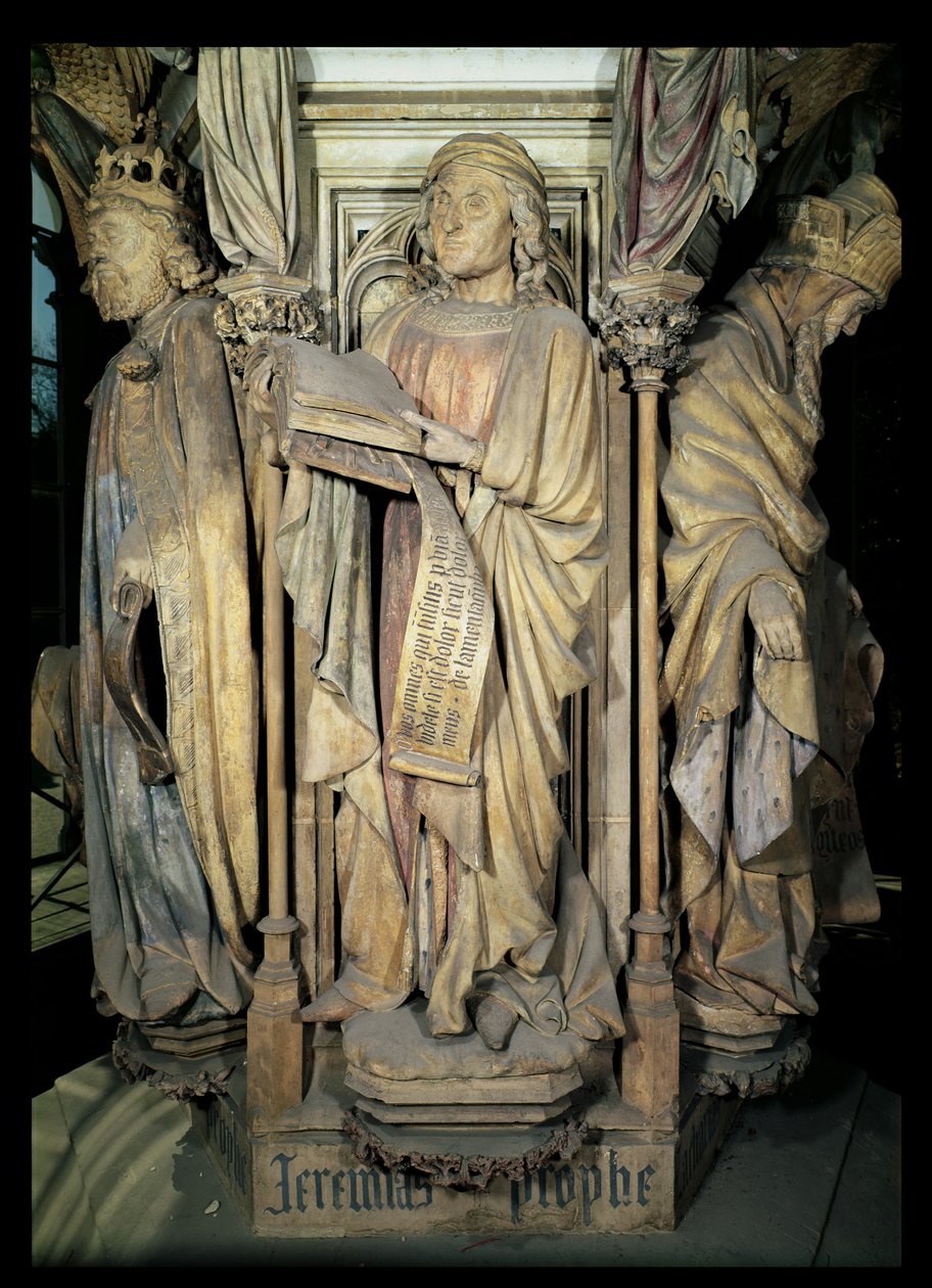 Jeremia (keskellä), Daavid (vas.) ja Sakarias (oikealla), hahmoja Mooseksen kaivon kuusikulmaisesta jalustasta, 1395-1404 tekijältä Claus and Malouel, Jean Sluter
