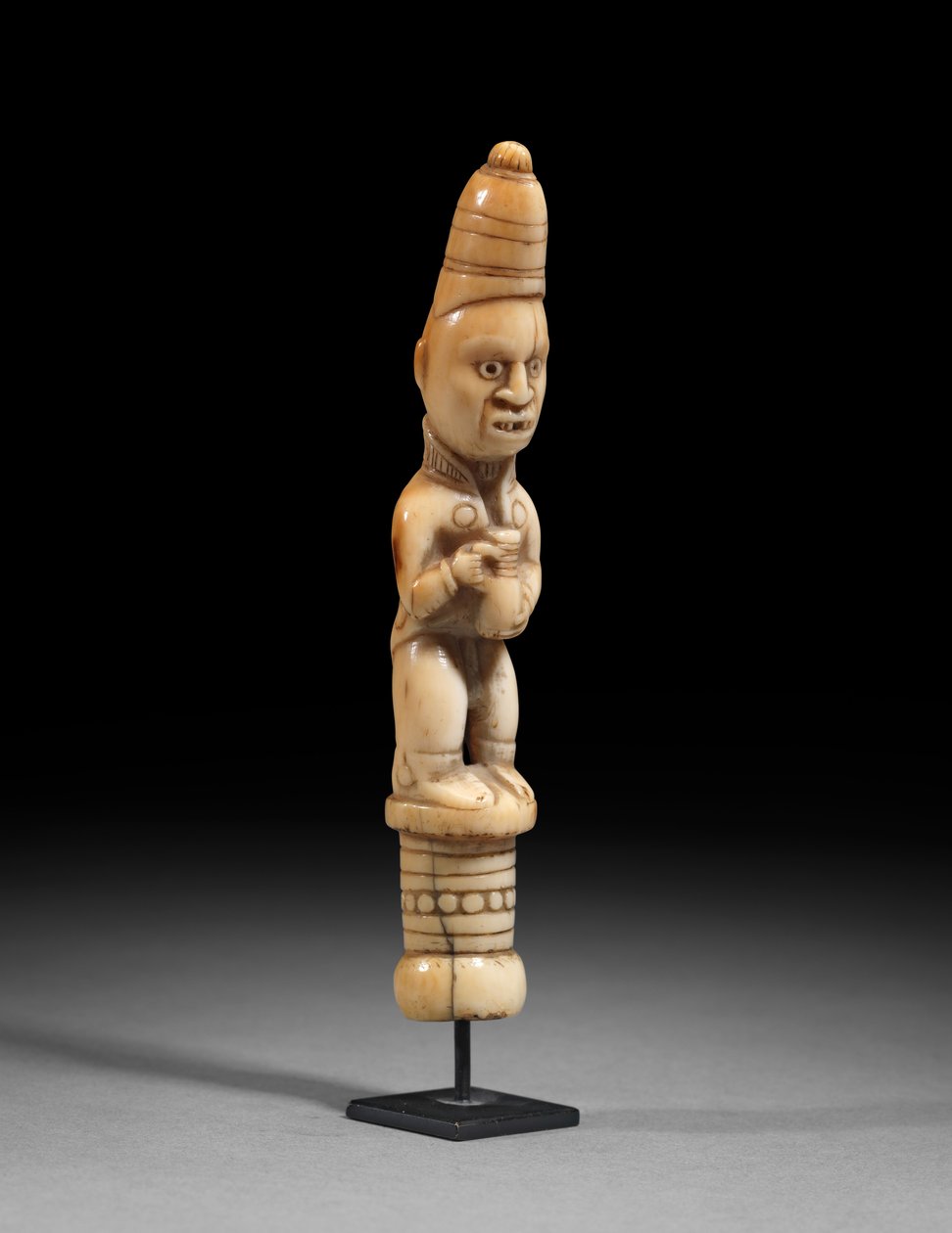 Perhovispilän kahva, n.1850 tekijältä Congolese School