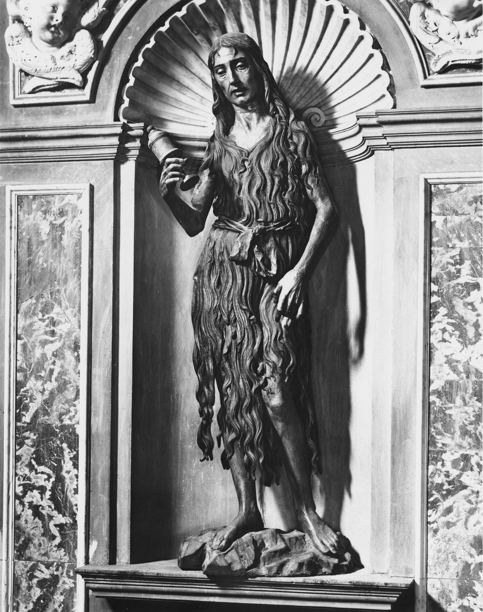 Katuva Maria Magdaleena, 1464-68 (puu) tekijältä Desiderio da Settignano