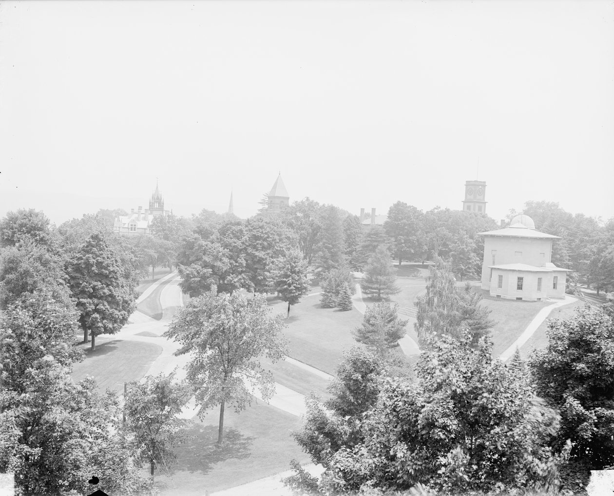 Kampus, Amherst College tekijältä Detroit Publishing Co.