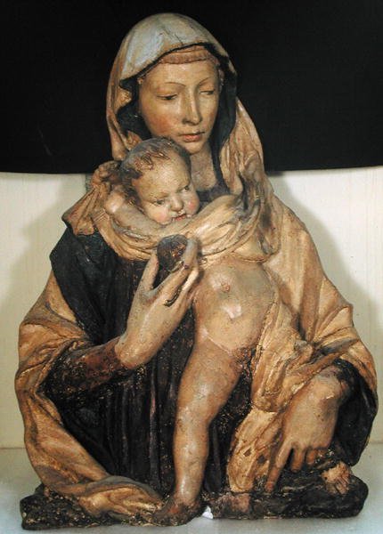 Madonna ja lapsi (monivärinen kivi) tekijältä Donatello