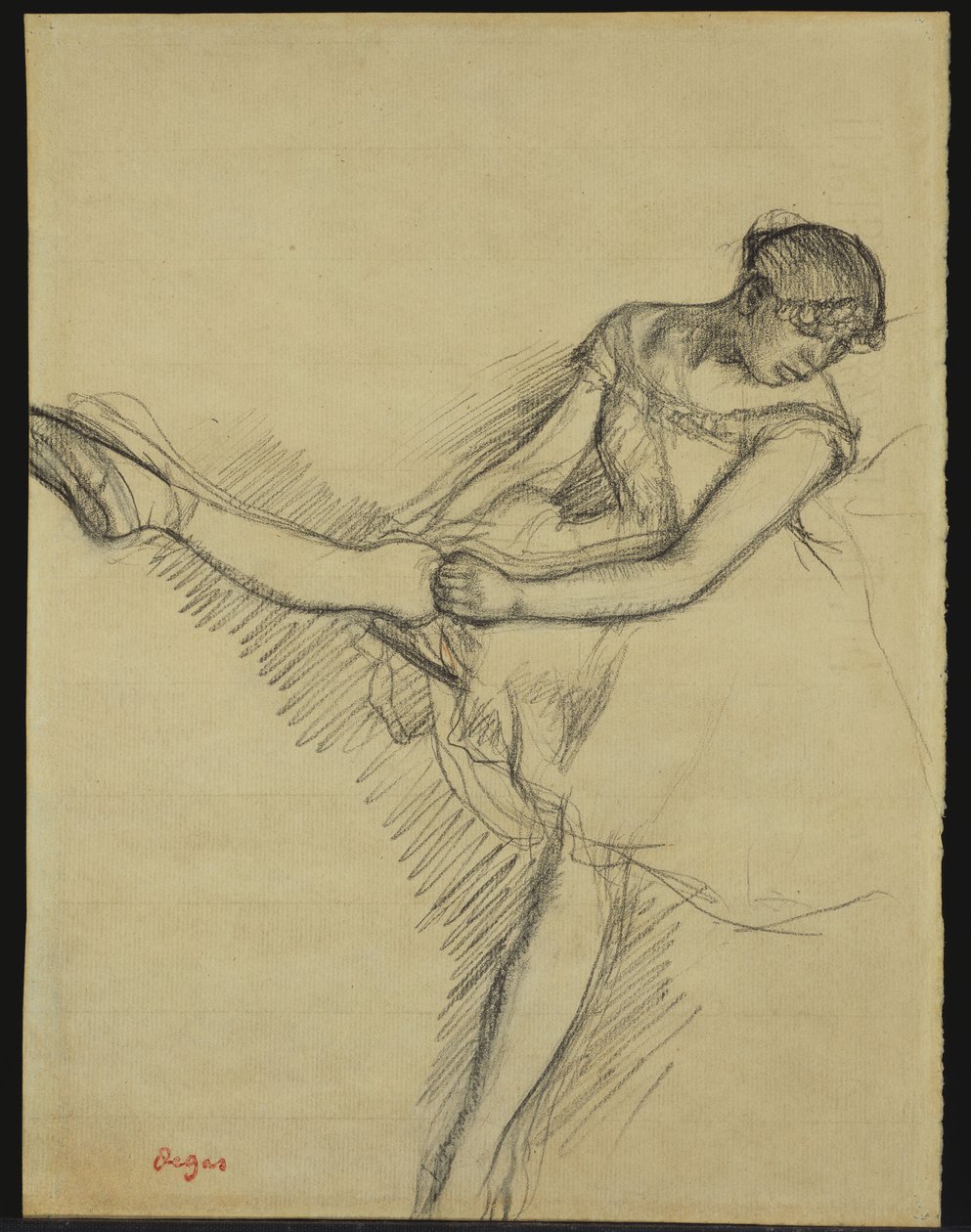 Tanssija istumassa, säätelemässä sukkiaan, n. 1880 tekijältä Edgar Degas