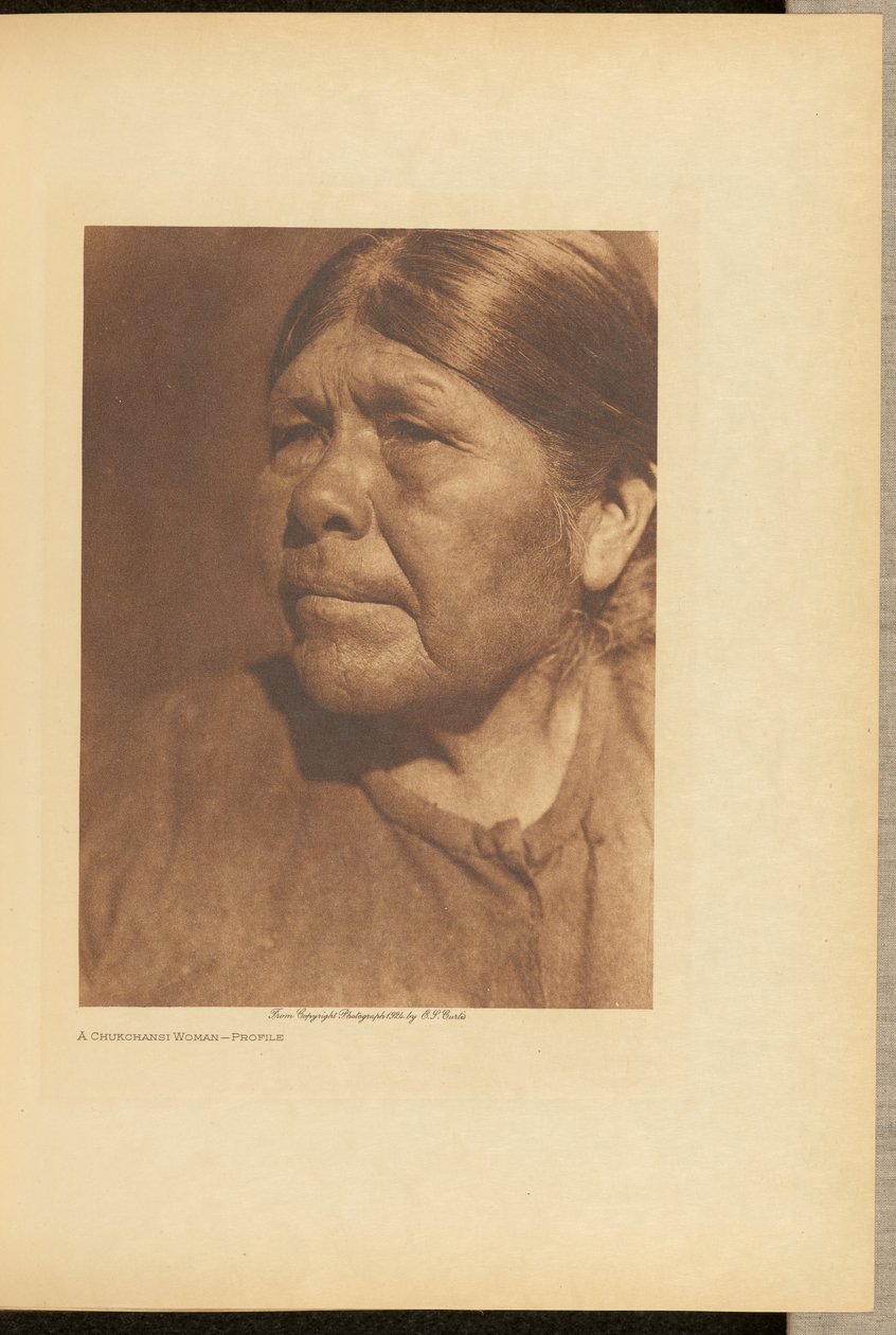 A Chukchansi Woman - profiili tekijältä Edward S. Curtis