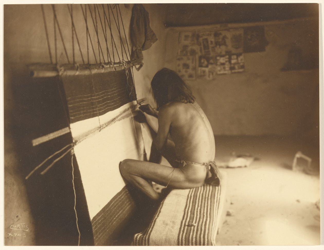 [The Weaver - Hopi] tekijältä Edward S. Curtis
