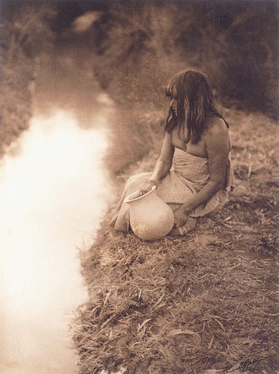 Maricopa Woman at the Stream tekijältä Edward Sheriff Curtis