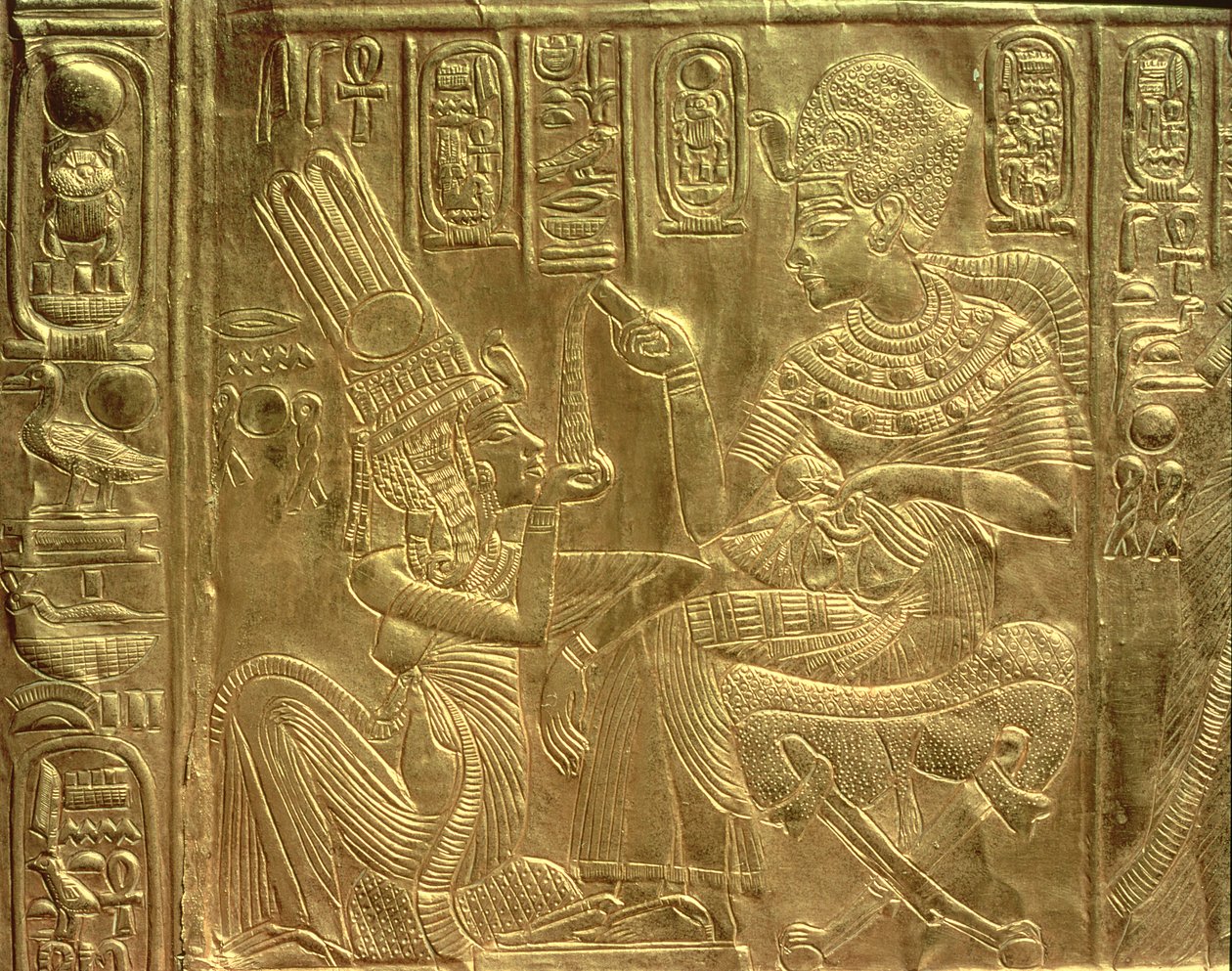 Yksityiskohta kultaisesta pyhäköstä, Tutankhamonin aarre (puu, joka on päällystetty gessokerroksella ja päällystetty kullalla) tekijältä Egyptian 18th Dynasty