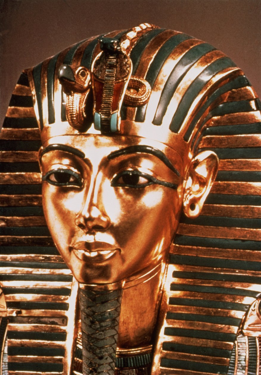 Kultainen naamio, Tutankhamonin aarteesta (n.1370-52 eKr.) n.1340 eKr. (kulta) (katso myös 149421 & 162303). tekijältä Egyptian 18th Dynasty