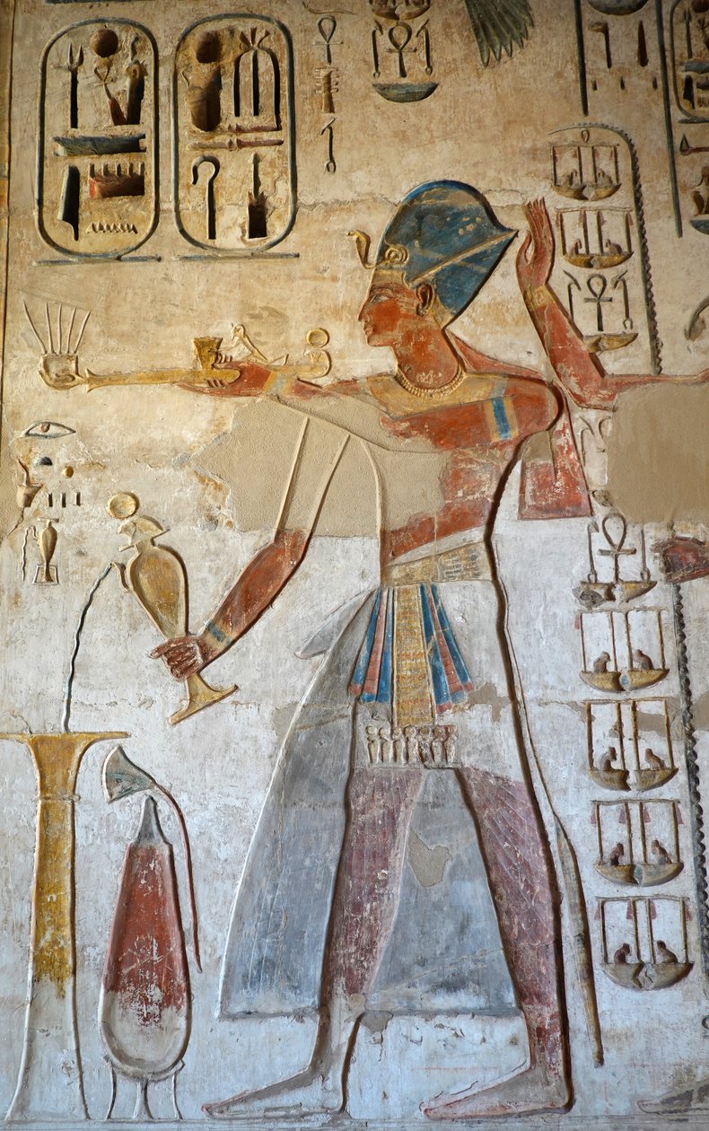 Faarao, Horuksen temppeli, Edfu (fresko) tekijältä Egyptian Egyptian