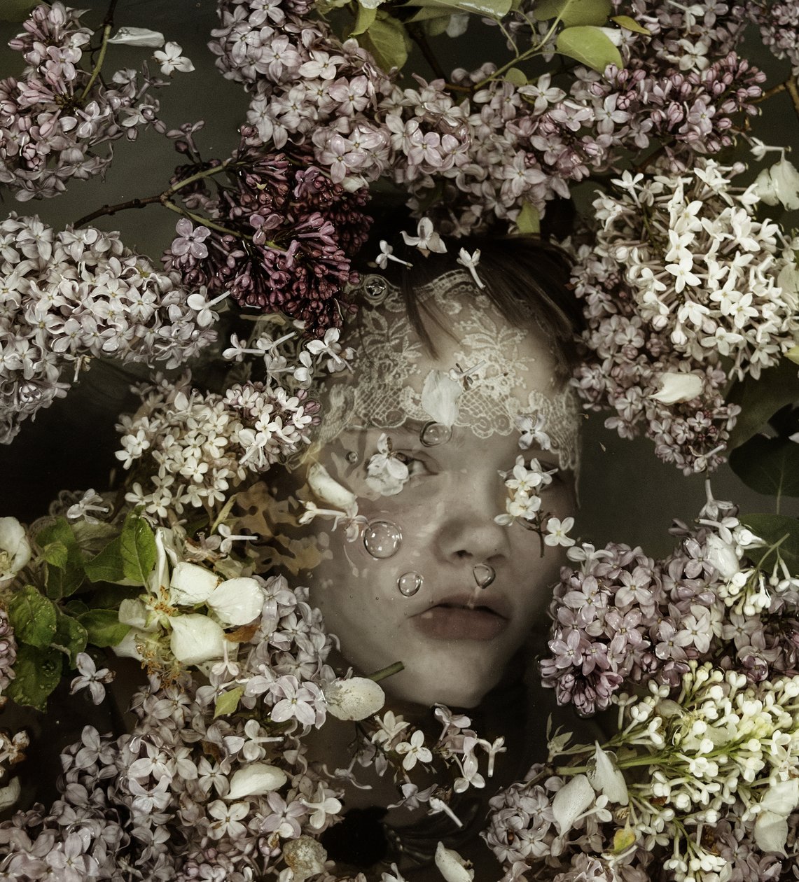 Cherry Blossom Child, 2015 (silkkipaino) tekijältä Elinleticia Högabo