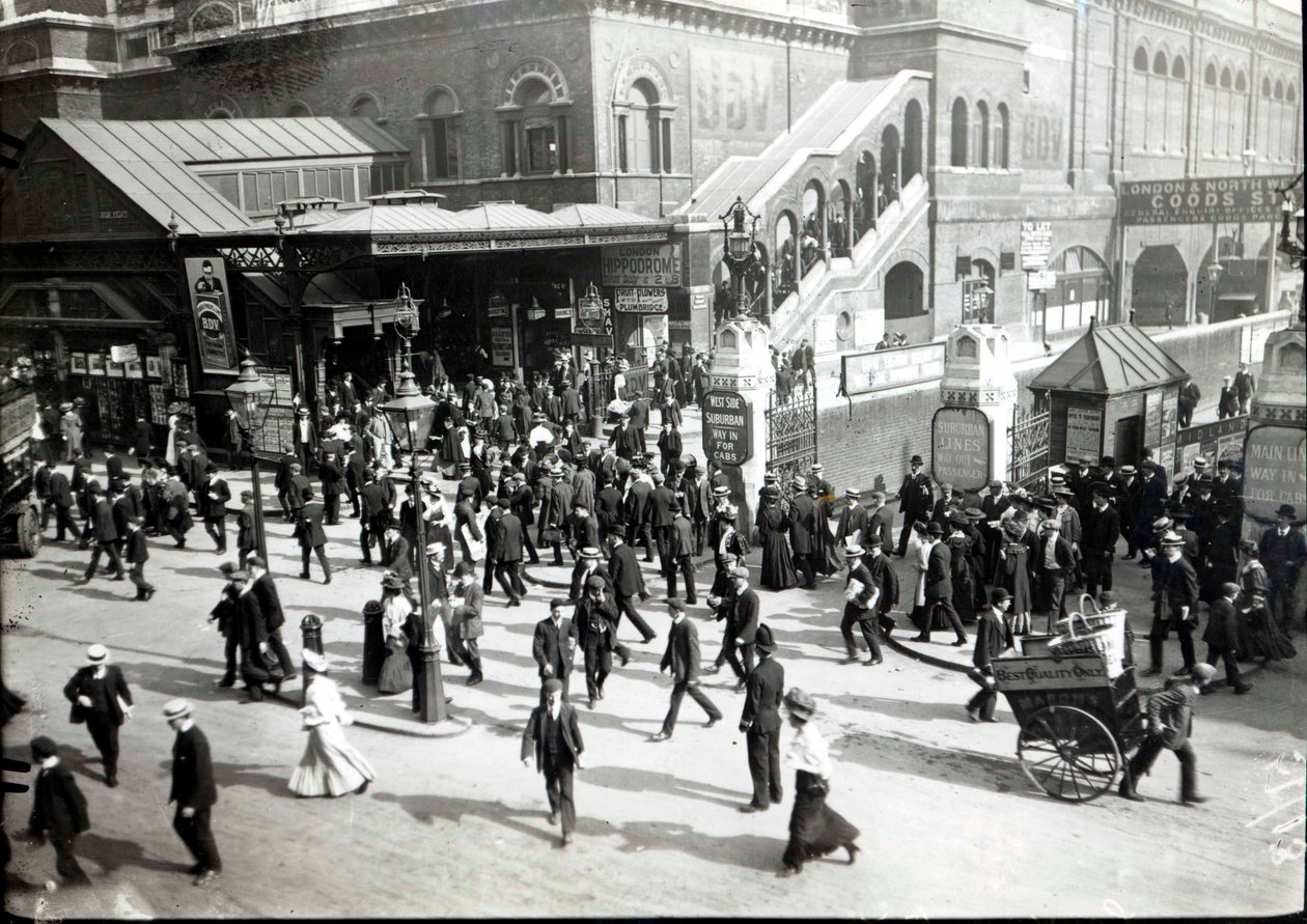 Broad Streetin rautatieasema, Lontoo, noin 1890 tekijältä English Photographer