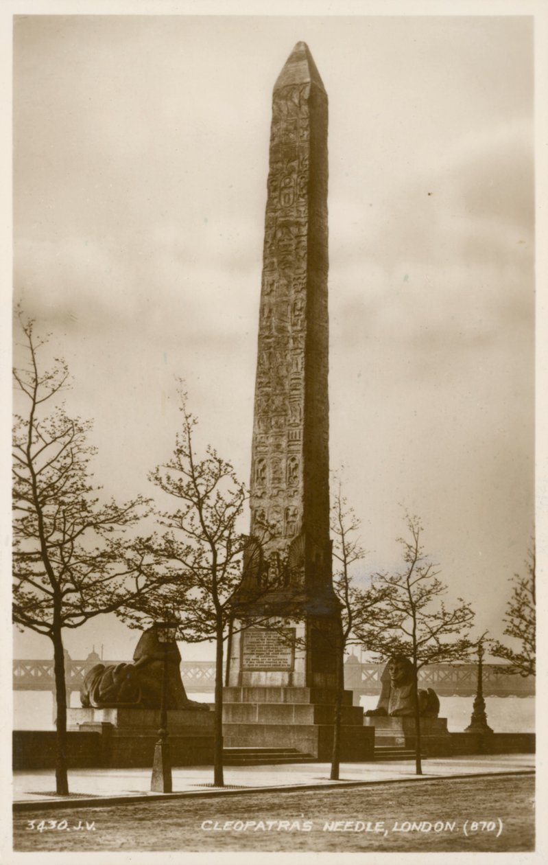 Cleopatras Needle, Thames Embankment, Lontoo tekijältä English Photographer