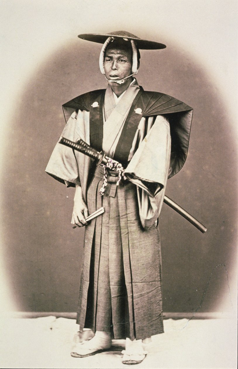 Japanilainen hovivirkamies tai samurai, n. 1870-luku (käsinvärinen albumiiniprintti) tekijältä English Photographer